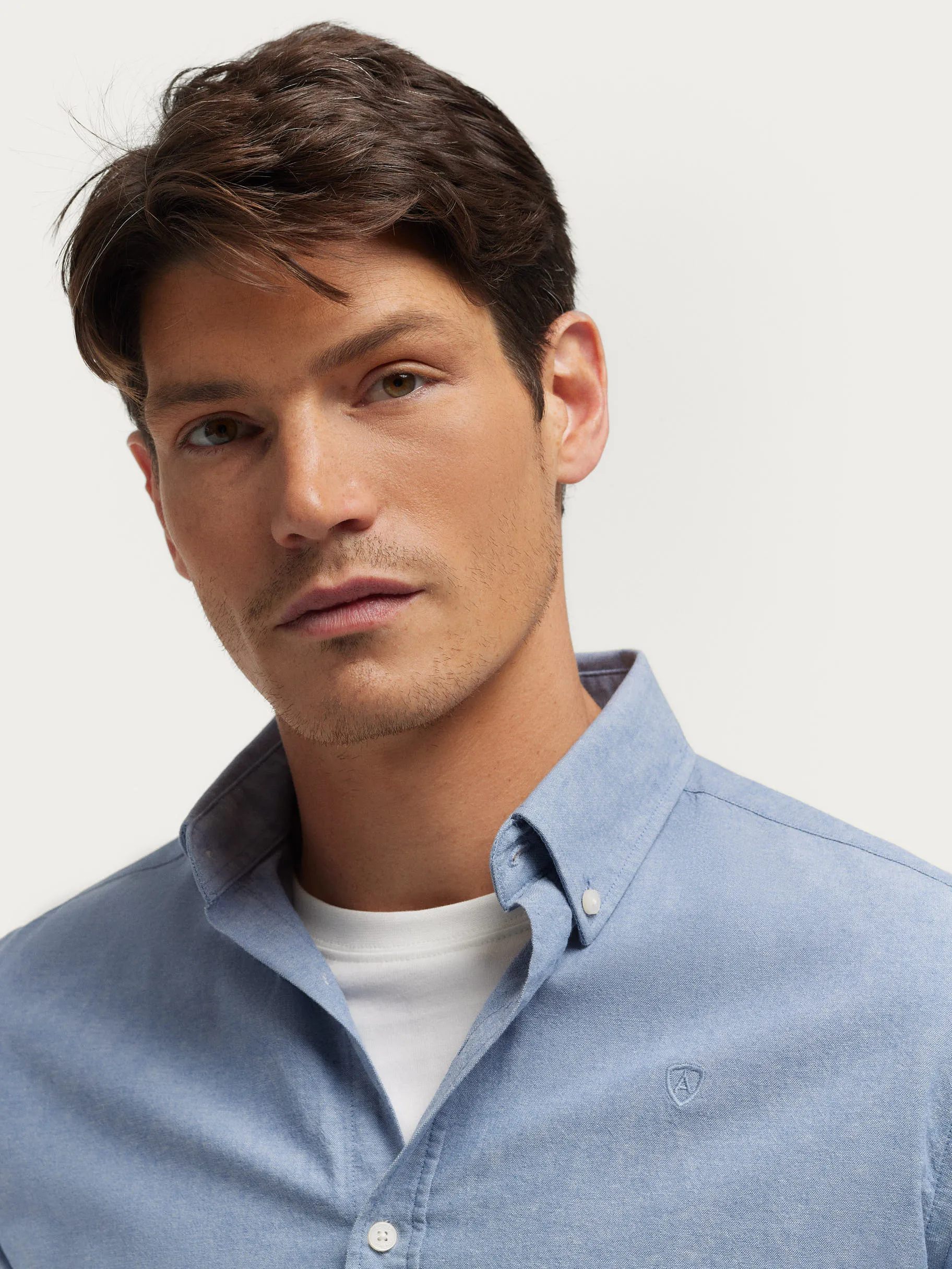 camisa_oxford_chambray_azul_3.webp Sale Alvaro Moreno CAMISA OXFORD CHAMBRAY Azul