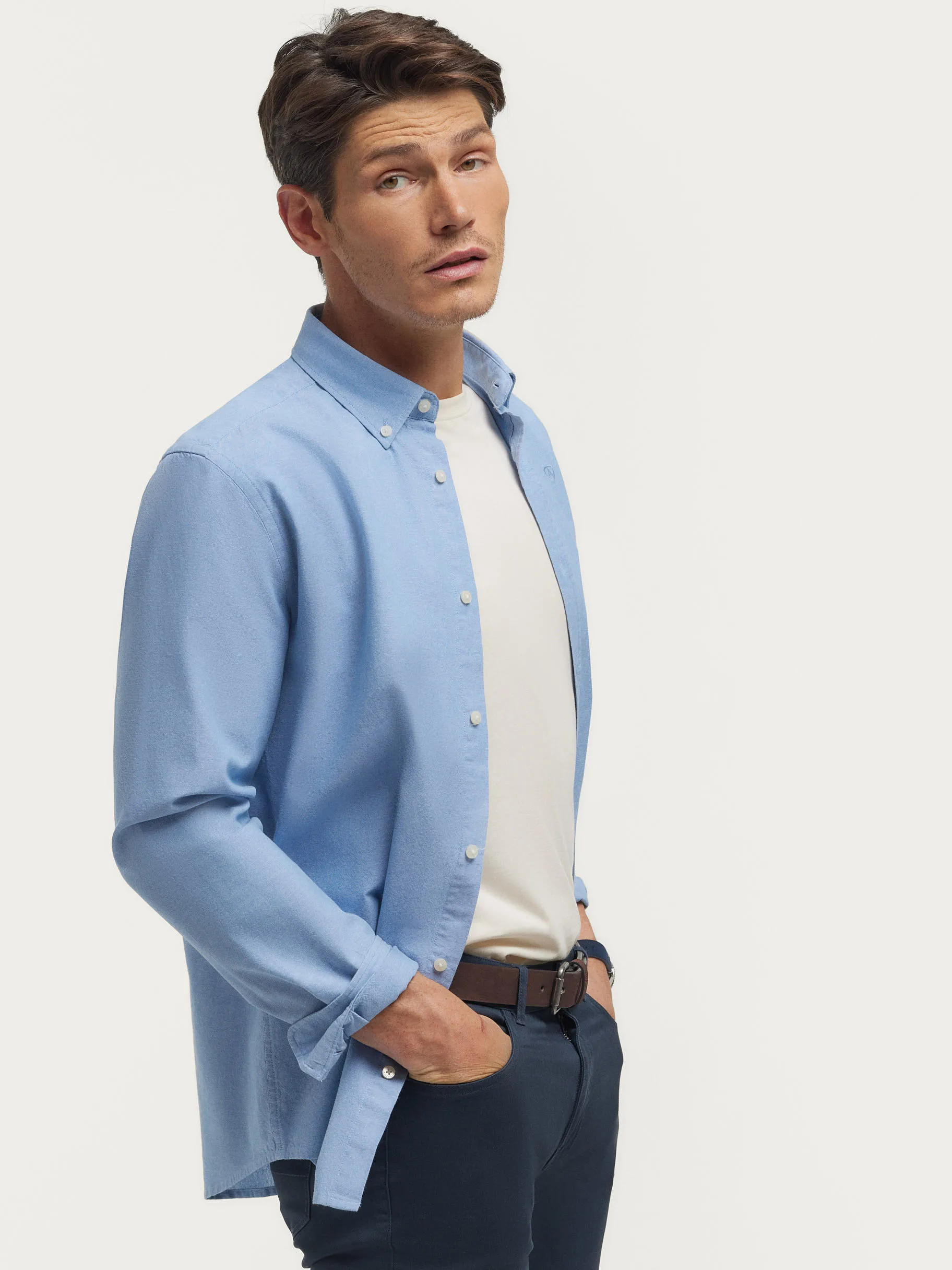 camisa_oxford_chambray_celeste_4.webp Best Alvaro Moreno CAMISA OXFORD CHAMBRAY Celeste