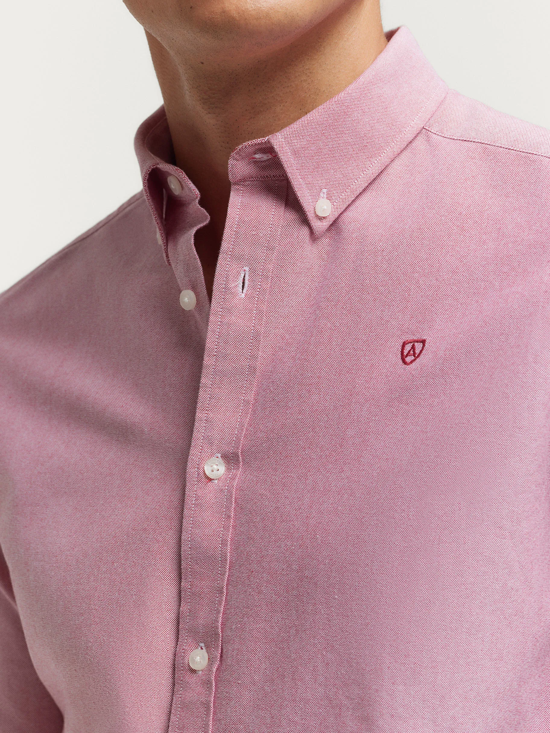 camisa_oxford_solid_burdeos_4-1.webp Store Alvaro Moreno CAMISA OXFORD SOLID Burdeos