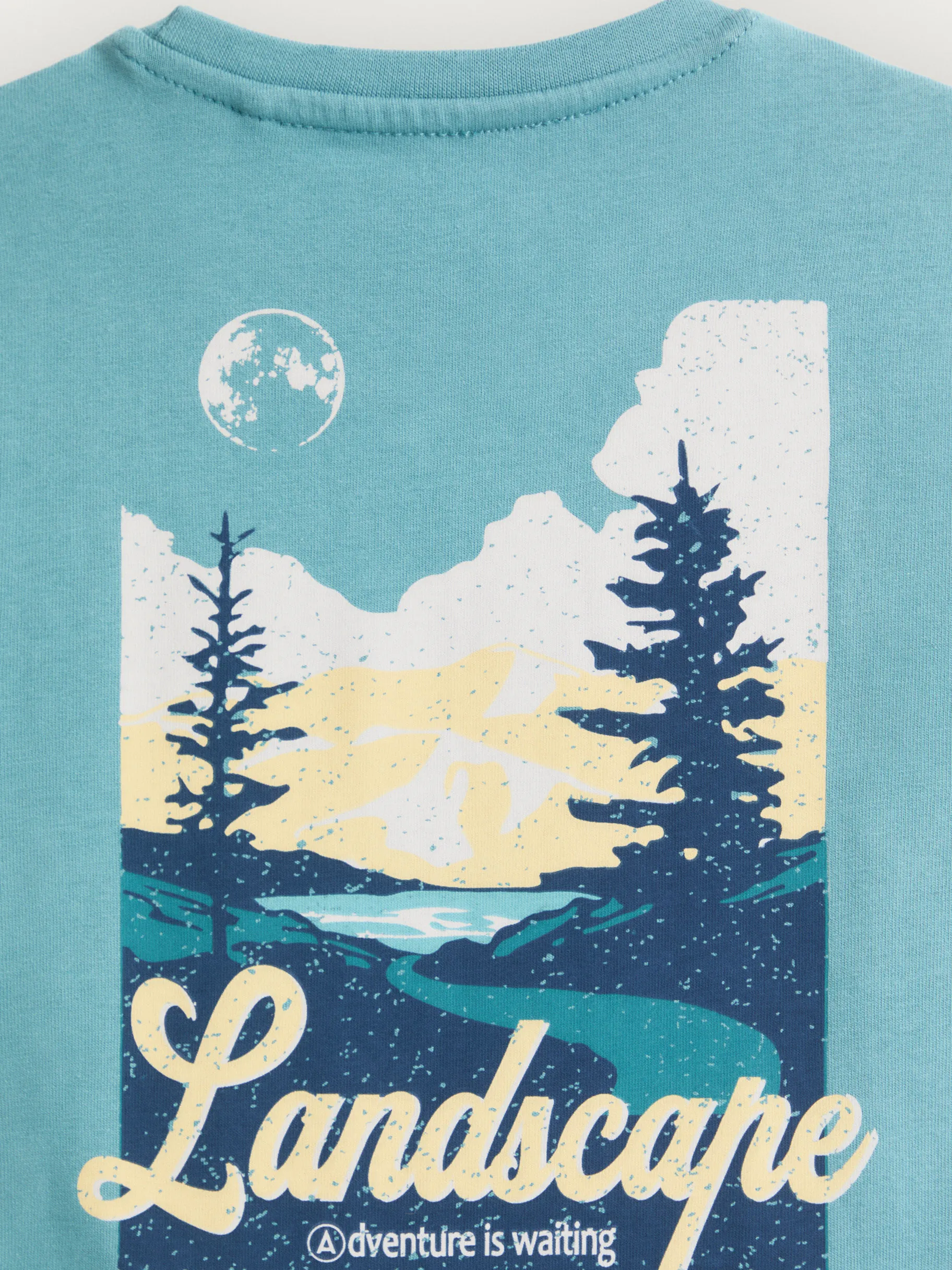 camiseta_landscape_kids_verde_agua_3.webp Shop Alvaro Moreno CAMISETA LANDSCAPE KIDS Verde Agua