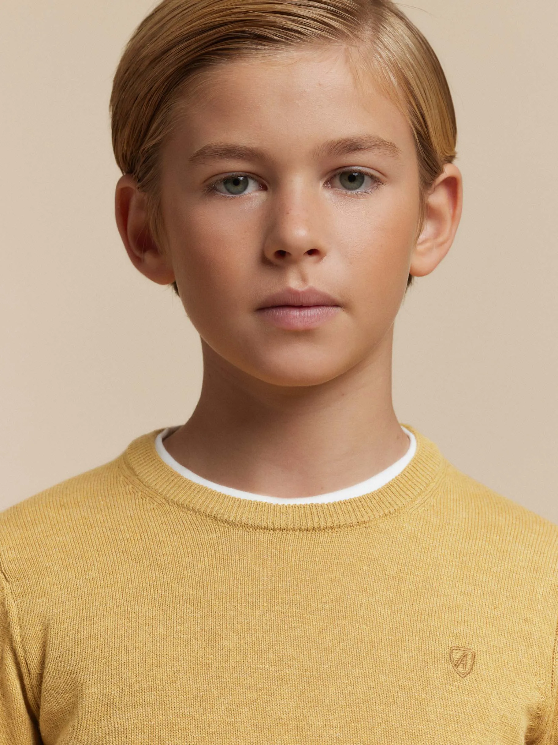 jersey_round_neck_kids_mostaza_3.webp Fashion Alvaro Moreno JERSEY ROUND NECK KIDS Mostaza