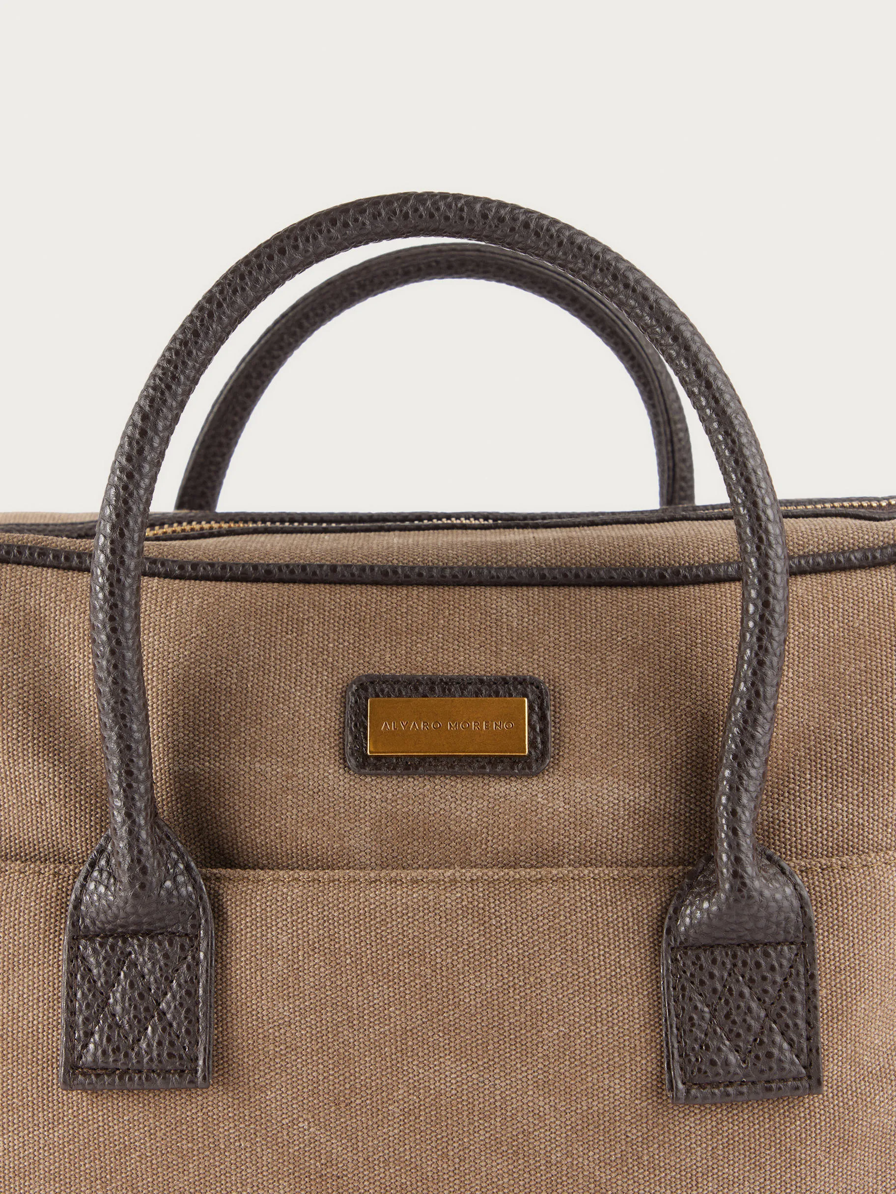 maletin_dante_camel_2.webp Fashion Alvaro Moreno MALETIN DANTE Camel