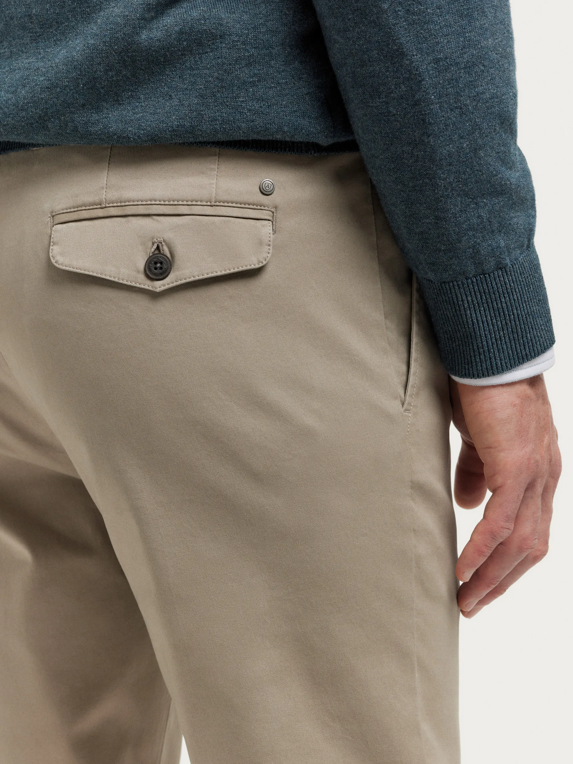 pantalon_carrot_beige_3.webp Cheap Alvaro Moreno PANTALON CARROT Beige