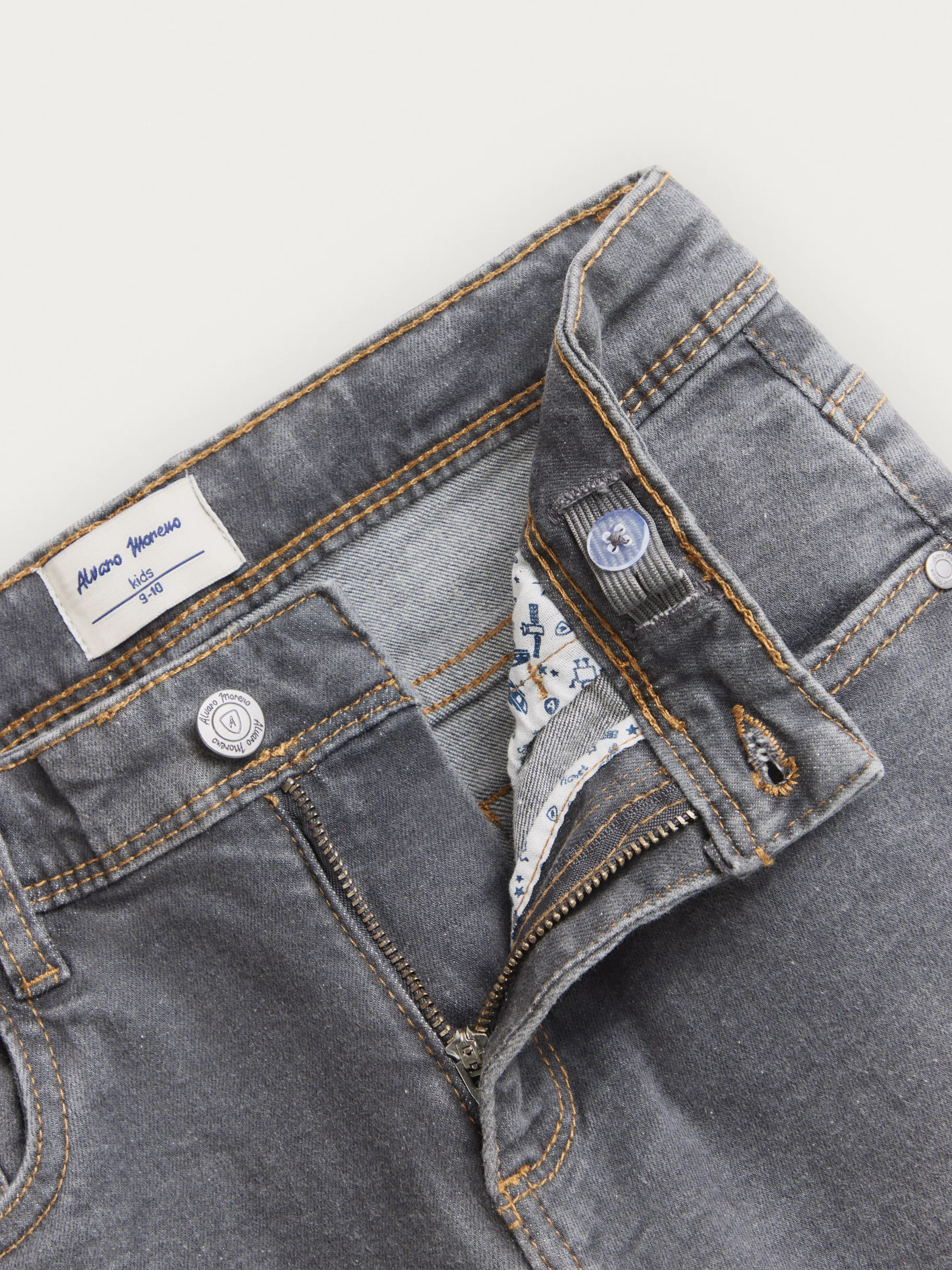 pantalon_denim_kids_gris_4.webp New Alvaro Moreno PANTALON DENIM KIDS Gris