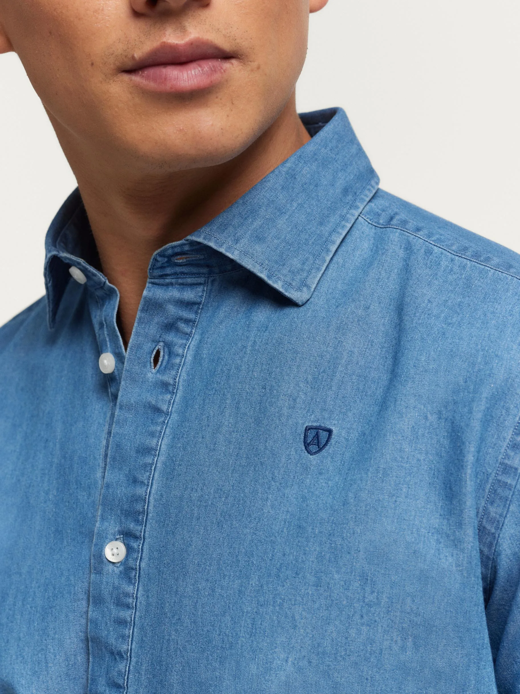 polera_denim_azul_4.webp Flash Sale Alvaro Moreno POLERA DENIM Azul